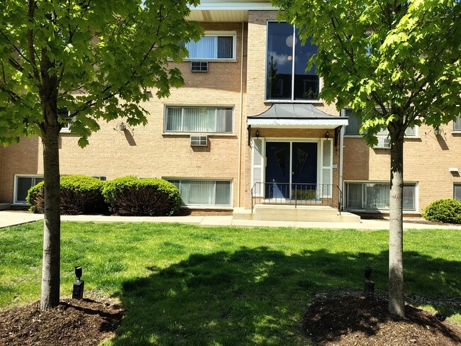 Building Photo - 405 Wesley Ave