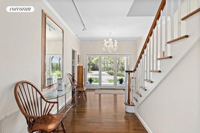 Foto del edificio - 19 Actors Colony Rd