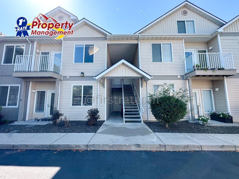 Primary Photo - 250 W Mallard Dr