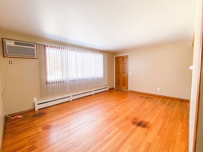 Building Photo - 1133 Petra Pl