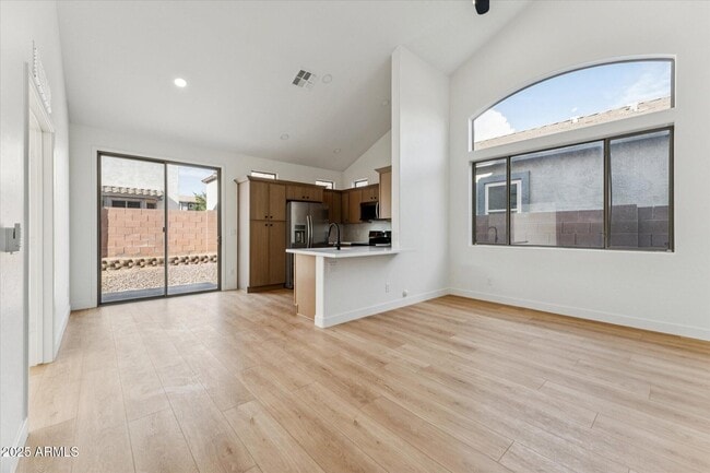 Foto del edificio - 9934 E Empress Ave