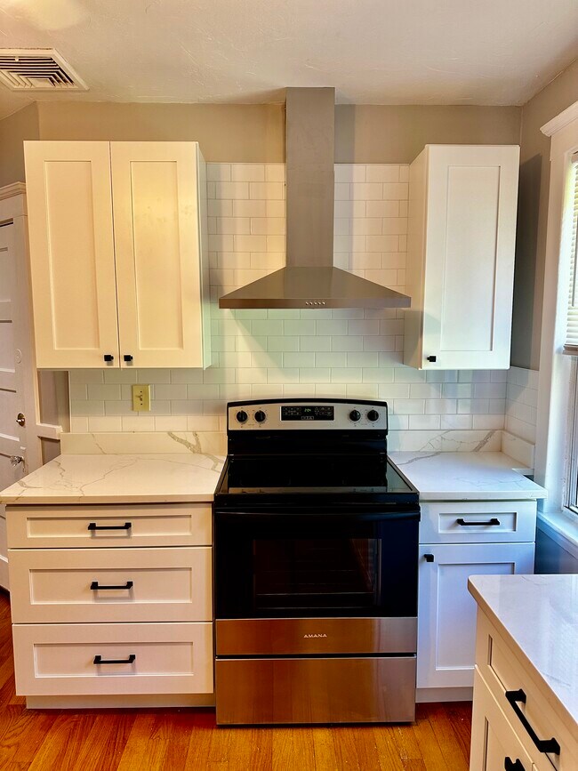 Foto del edificio - 42 Raddin Grove Ave