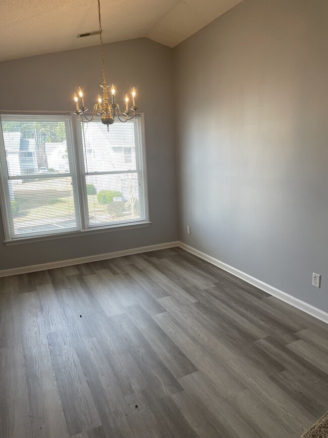 Foto del edificio - 114 W Victoria Ct