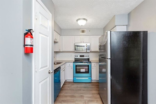 Foto del edificio - 375 Winding River Dr