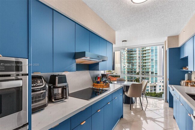 Foto del edificio - 16400 Collins Ave