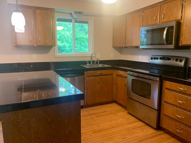 Foto del edificio - 6525 SW Locust St