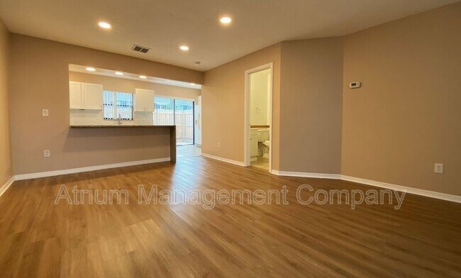 Foto del edificio - 6262 Yorktown Dr