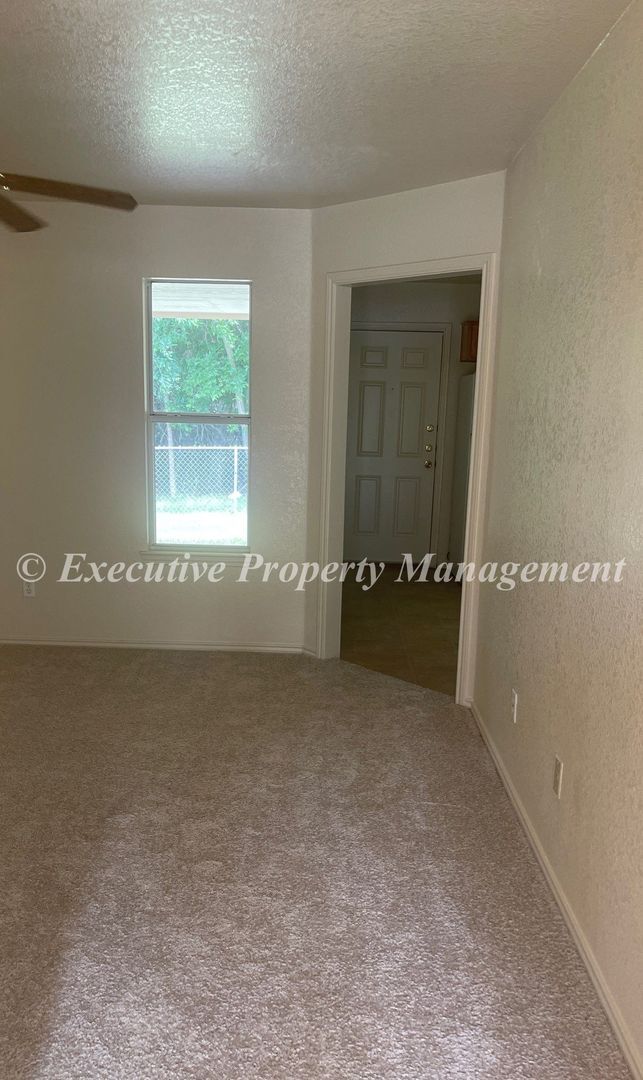 Foto del edificio - 1140-1142 County Road 4804
