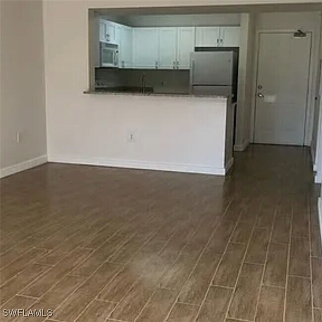 Foto del edificio - 8304 Key Royal Cir