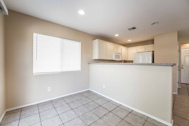 Foto del edificio - Exceptional 3 Bedroom rental property offe...