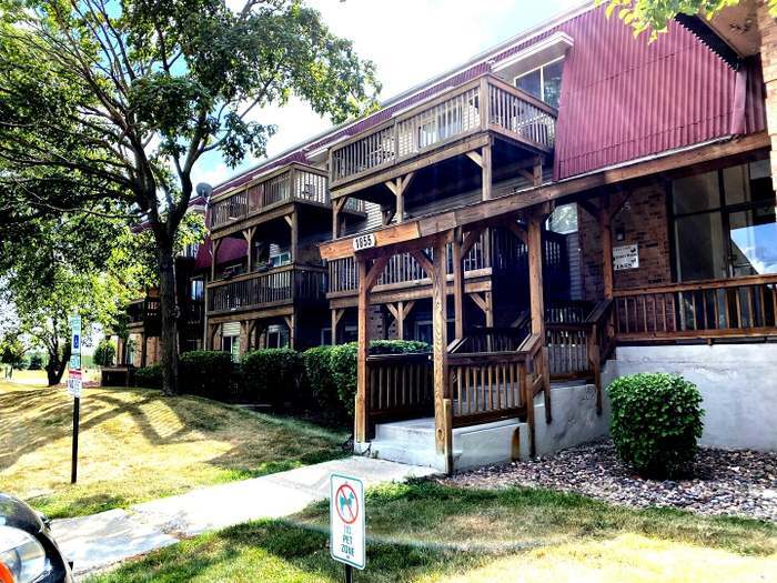 Primary Photo - 1855 Tall Oaks Dr