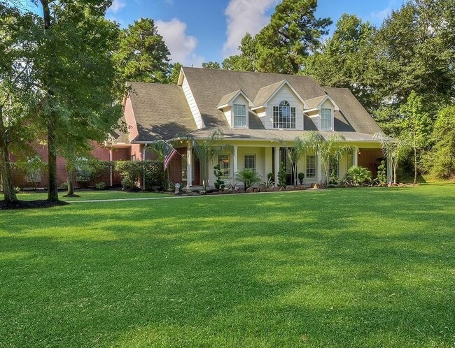 Foto del edificio - 10819 Lake Windcrest Blvd