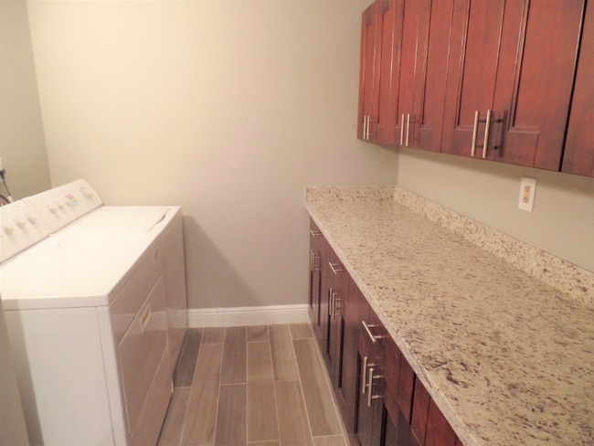 Photo - 5654 Rock Island Rd Apartment