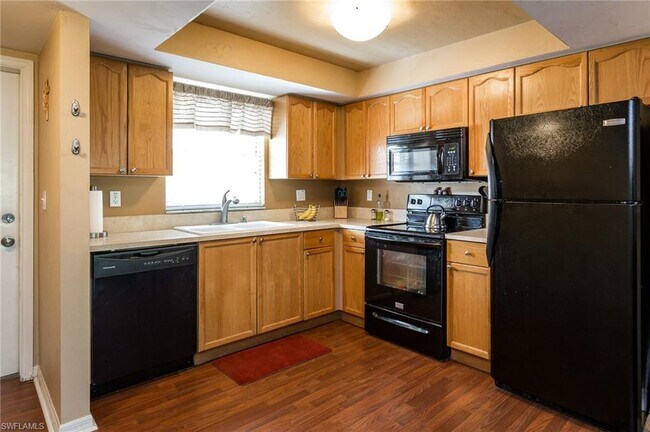 Building Photo - 28200 Pine Haven Way