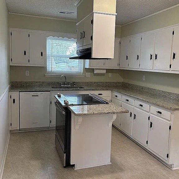 Building Photo - 5020 Fieldstone View Cir