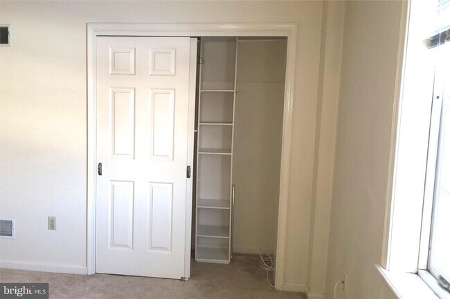 Foto del edificio - 251 S 3rd St