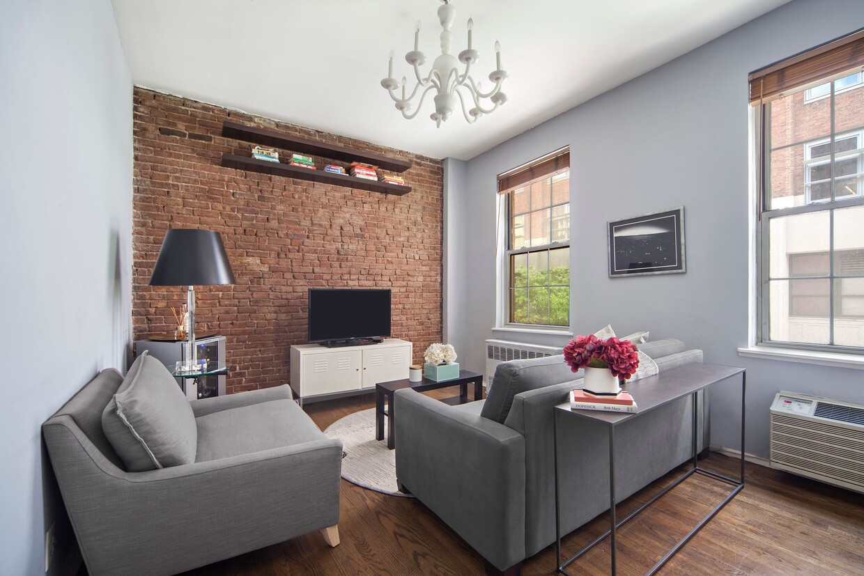 Foto principal - 318 W 15th St