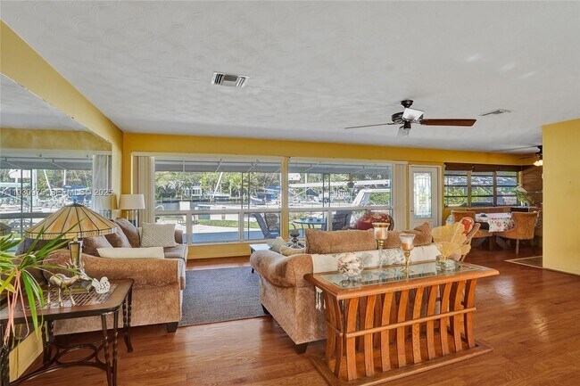 Foto del edificio - 1321 Mandarin Isle