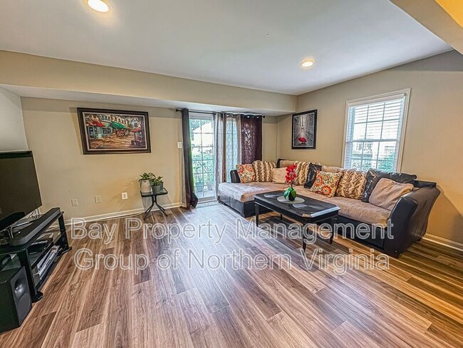 Building Photo - 14464 Golden Oak Rd