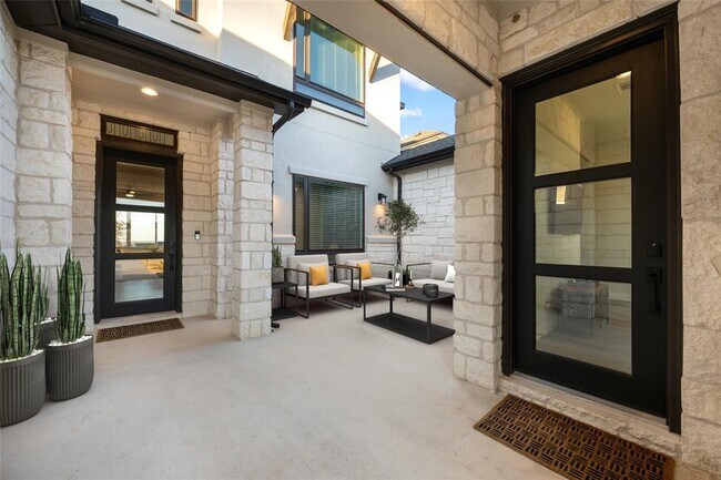 Building Photo - 204 Roseleaf Ct