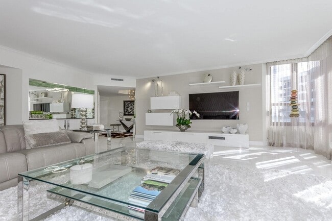 Foto del edificio - 3120 S Ocean Blvd