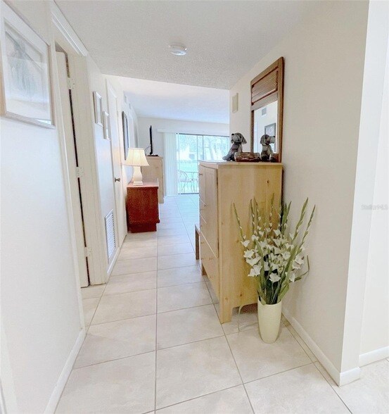 Foto del edificio - 4648 Longwater Chase