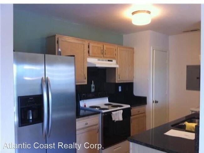 Building Photo - 2 br, 2.5 bath House - 4777 Shallowford Cir