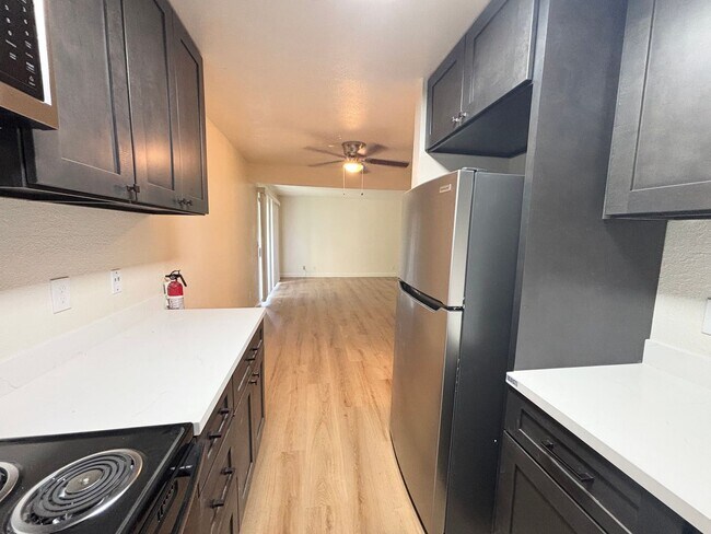 Building Photo - Remodeled Spacious 3BR/2BA Home in Prime Davis Location
