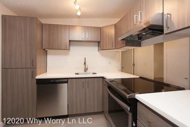 Building Photo - 12020 SW Why Worry Ln
