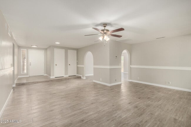 Building Photo - 4001 W Libby St