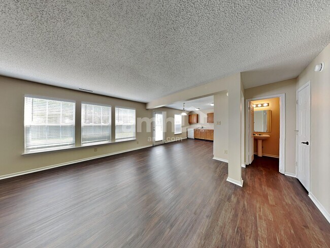Building Photo - 10325 Carrington Way