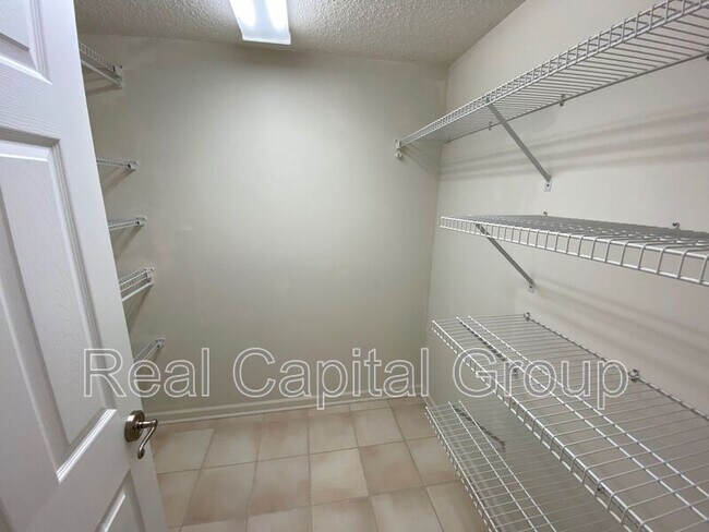 Foto del edificio - 71 Berwick Ln