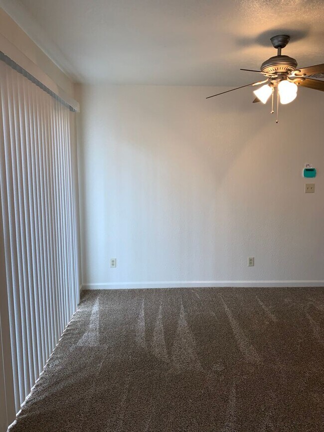 Building Photo - Duplex