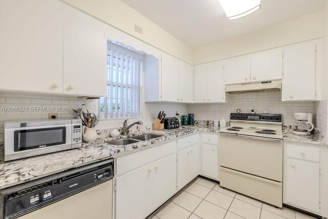 Foto del edificio - 2333 Indian River Blvd