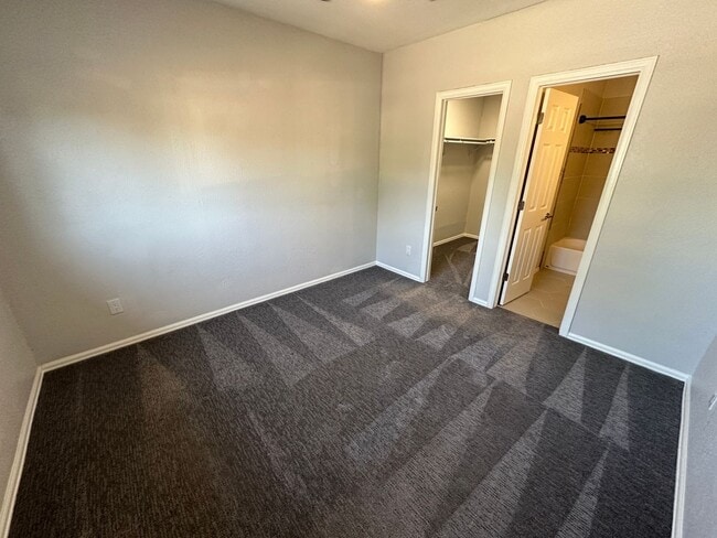 Building Photo - Charming 4 bed 2 Bath home