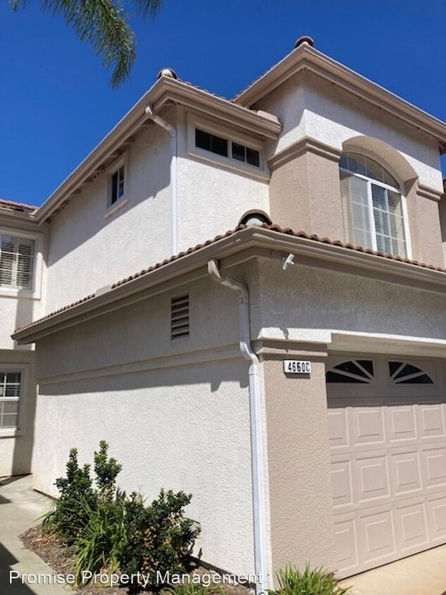 3 br, 2.5 bath House 4660 Los Alamos Way C House Rental in