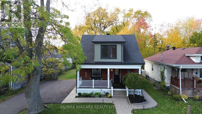 Photo du bâtiment - UPPER UNIT - 4765 SECOND AVENUE