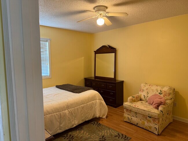 Foto del edificio - 4150 Horseshoe Rd N