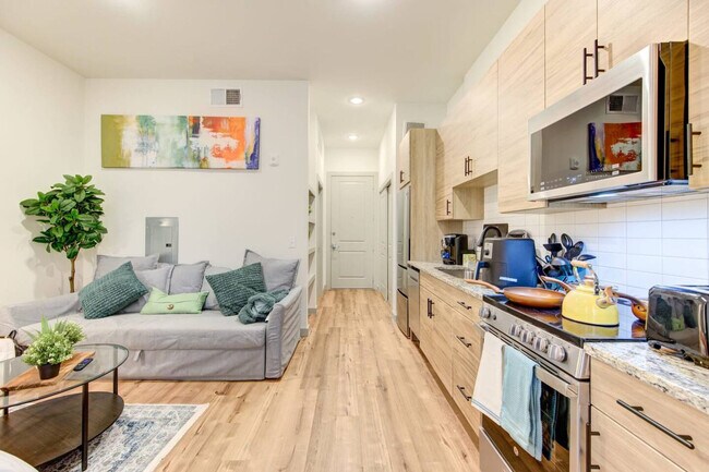 Foto del edificio - 1111 Shepherd Dr