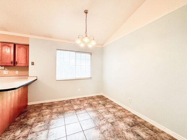 Foto del edificio - Perfect 5 bed - 2 bath Ranch Home near the...