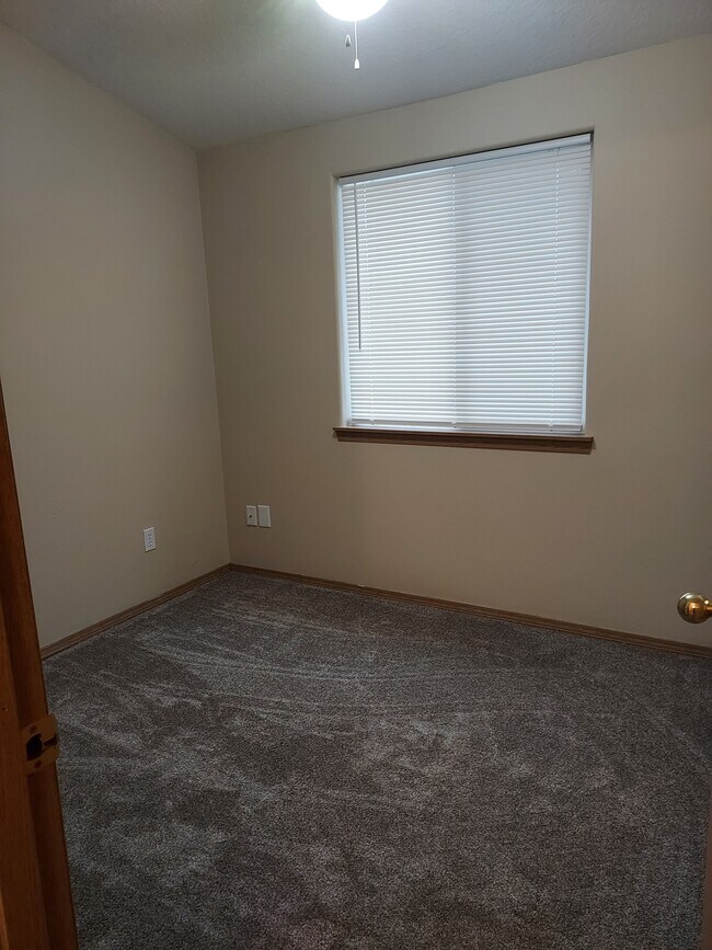 Bedroom 3 - 7910 SE 67th Ave