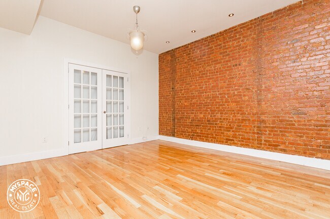 Building Photo - 778 Lincoln Pl