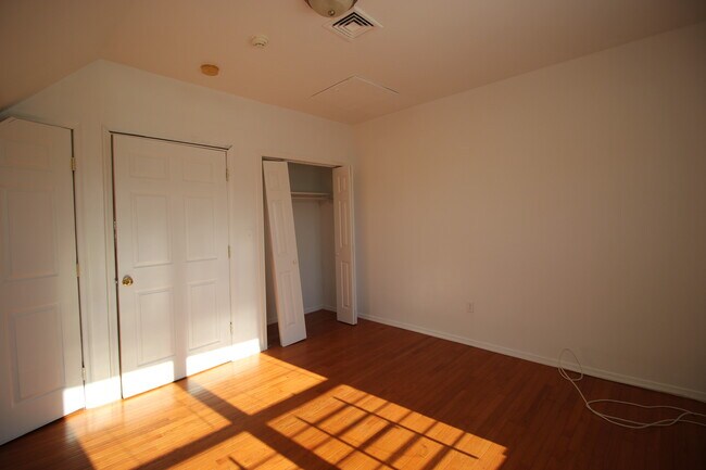 Building Photo - 21 E Glenside Ave