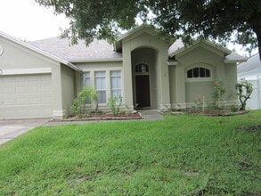 Building Photo - 9302 Pontiac Dr