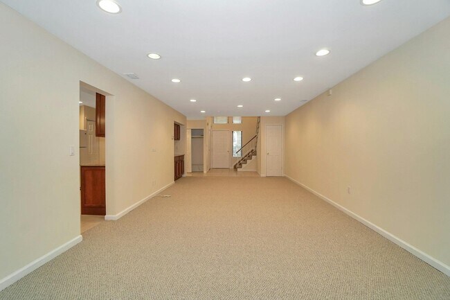 Foto del edificio - 23 Meadowood Dr