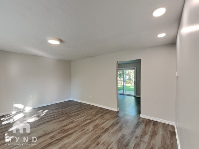 Building Photo - 3040 Wadsworth Ct