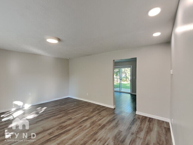 Foto del edificio - 3040 Wadsworth Ct