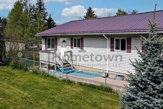 Building Photo - 6498 Tamarack Ln