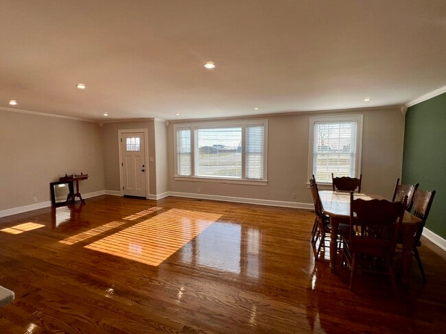 Building Photo - 1711 Greenland Dr