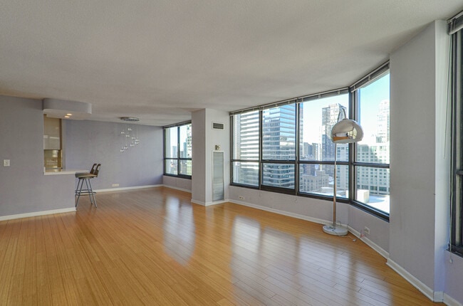 Building Photo - 405 N WABASH Ave